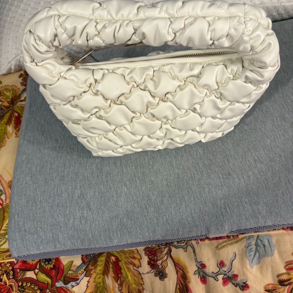 A New Day Bag - Picture 4 of 8